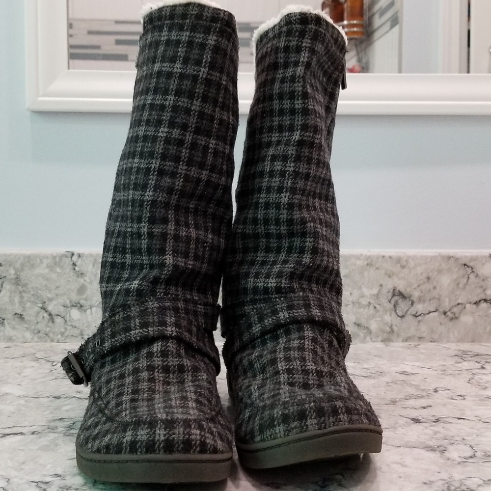 Roxy Grey & Black Plaid Boots